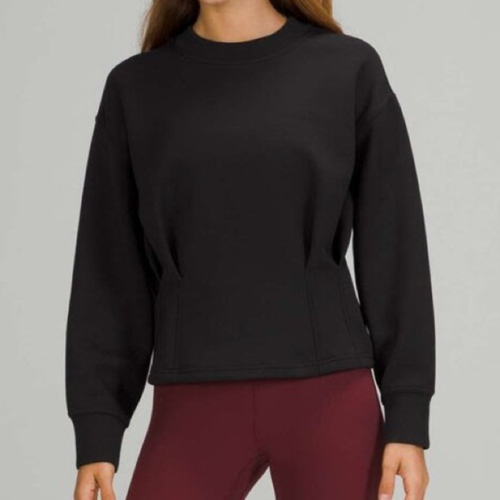 Lululemon gathered waist crew pullover